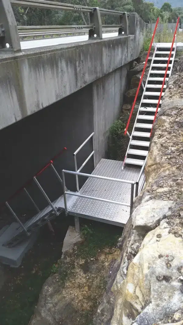 MID LANDINGS FOR ADJUSTASTAIRS